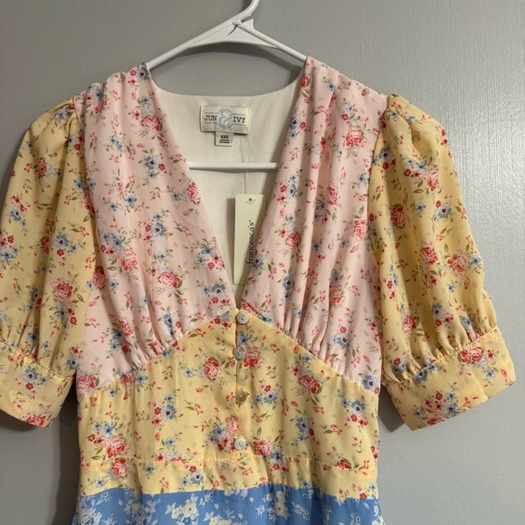 3/$32 Jun & Ivy Floral Dress in Pink, Yellow, and Blue Size XXS - Picture 2 of 12